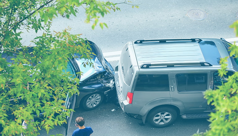 accidente por alcance trasero, qué hacer y cómo reclamar la indemnizacion